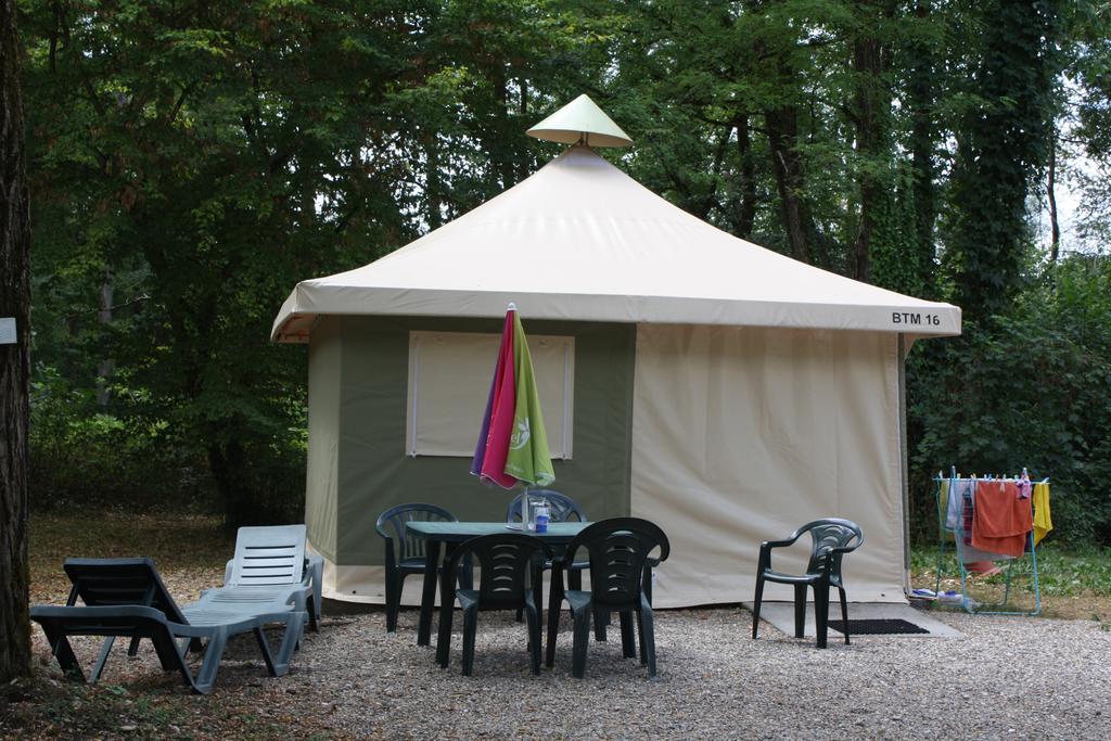 Le Camping Des 3 Lacs Belmont-Tramonet Eksteriør bilde